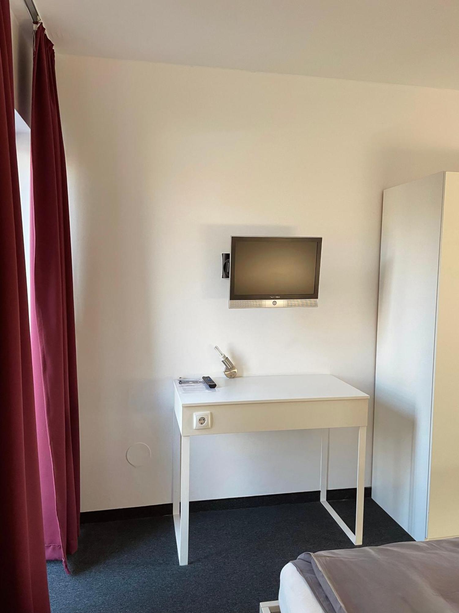 Hotel Caldor Münchendorf Habitación foto